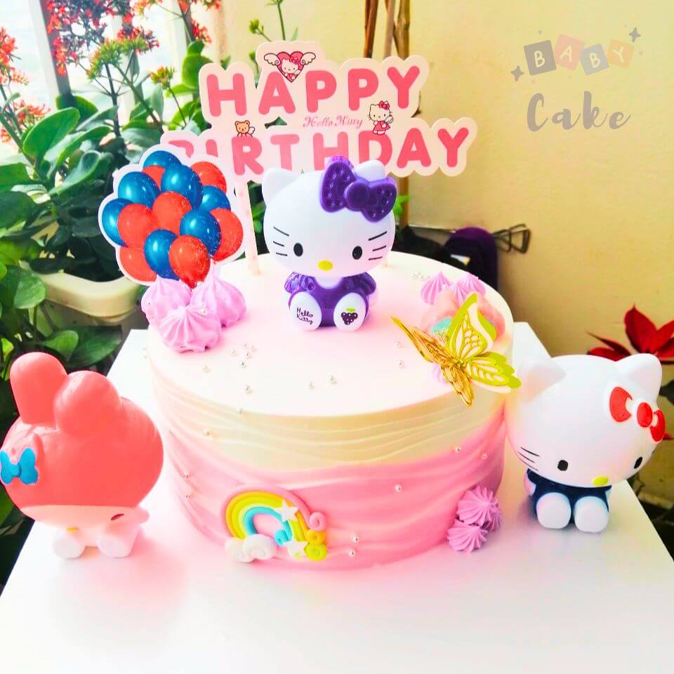 Hãy tôn vinh ngày sinh nhật của mình bằng một chiếc bánh sinh nhật mèo hello kitty xinh xắn và đáng yêu. Với phong cách Nhật Bản và thiết kế đầy tinh tế, chiếc bánh này chắc chắn sẽ làm các fan của loài mèo thích thú.